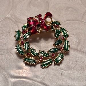 Vintage  Holiday Wreath Brooch with Red and Green